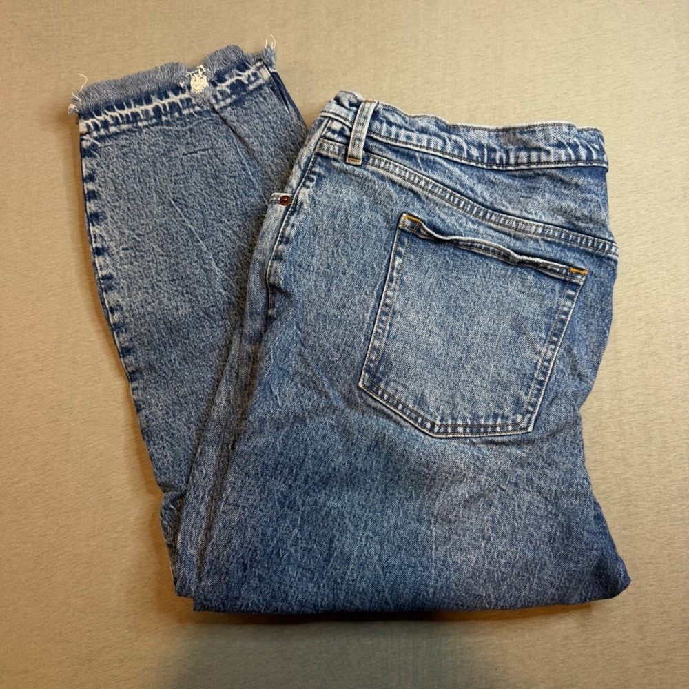 Abercrombie & Fitch The Mom High Rise Acid Wash‎ Distressed Jeans Size 35 20s